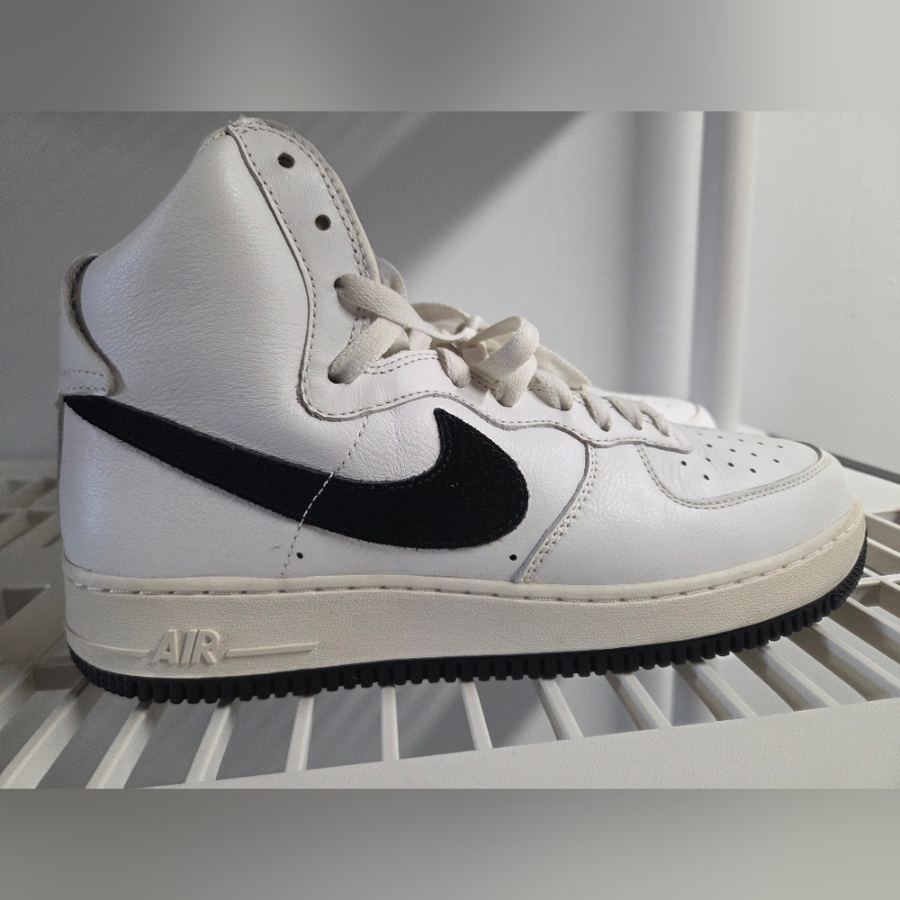 Nike Air Force 1 - Picture 4 of 11